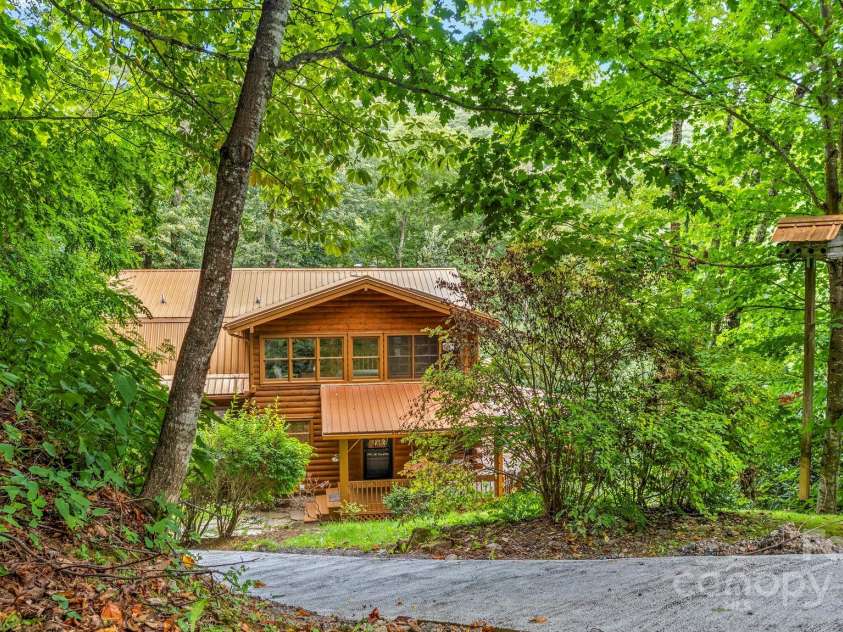 1933 Laurel Ridge Road, Maggie Valley, NC 28751.  MLS# CAR4281523, YatesRealty ID 27189. 