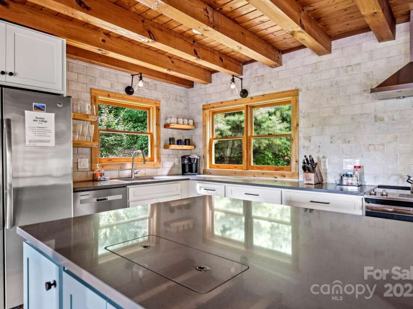 1933 Laurel Ridge Road, Maggie Valley, NC 28751.  MLS# CAR4281523, YatesRealty ID 27189. 