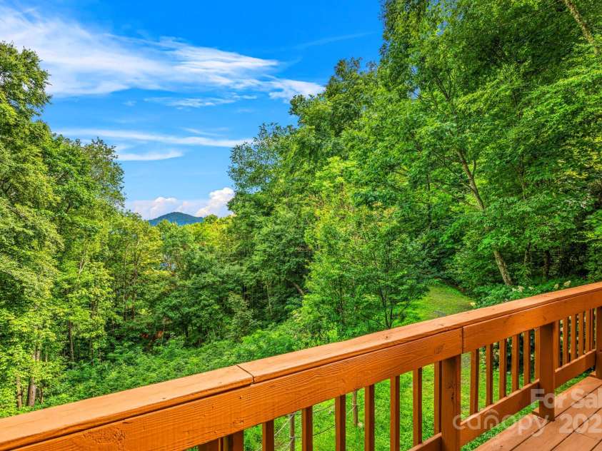 1933 Laurel Ridge Road, Maggie Valley, NC 28751.  MLS# CAR4281523, YatesRealty ID 27189. 