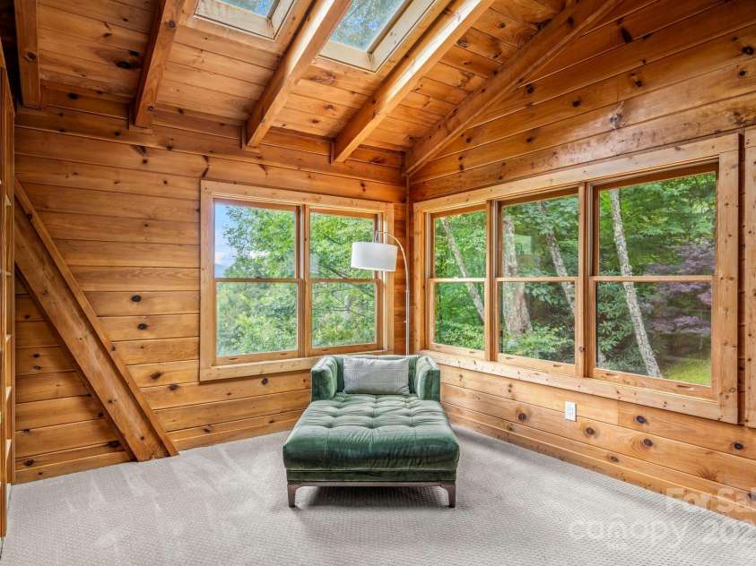 1933 Laurel Ridge Road, Maggie Valley, NC 28751.  MLS# CAR4281523, YatesRealty ID 27189. 