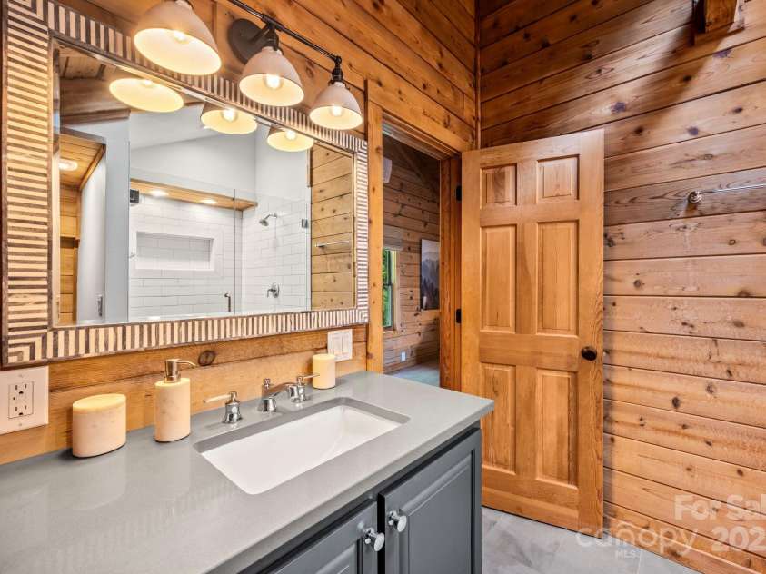 1933 Laurel Ridge Road, Maggie Valley, NC 28751.  MLS# CAR4281523, YatesRealty ID 27189. 