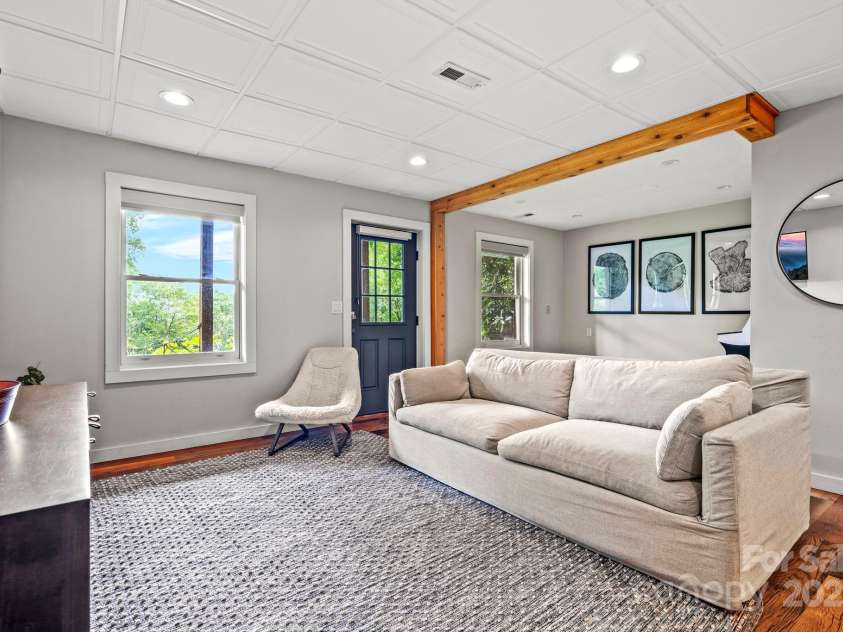 1933 Laurel Ridge Road, Maggie Valley, NC 28751.  MLS# CAR4281523, YatesRealty ID 27189. 