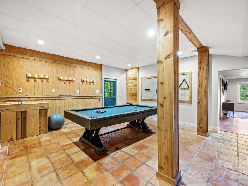 1933 Laurel Ridge Road, Maggie Valley, NC 28751.  MLS# CAR4281523, YatesRealty ID 27189. 