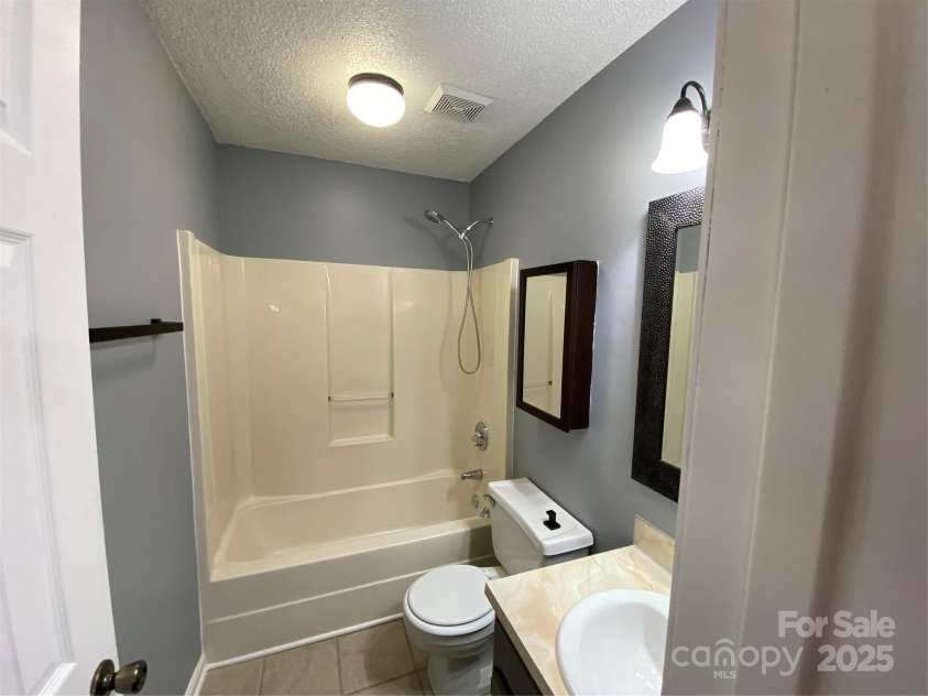 4825 Banfshire Road, Charlotte, NC 28215.  MLS# CAR4238610, YatesRealty ID 2719. 