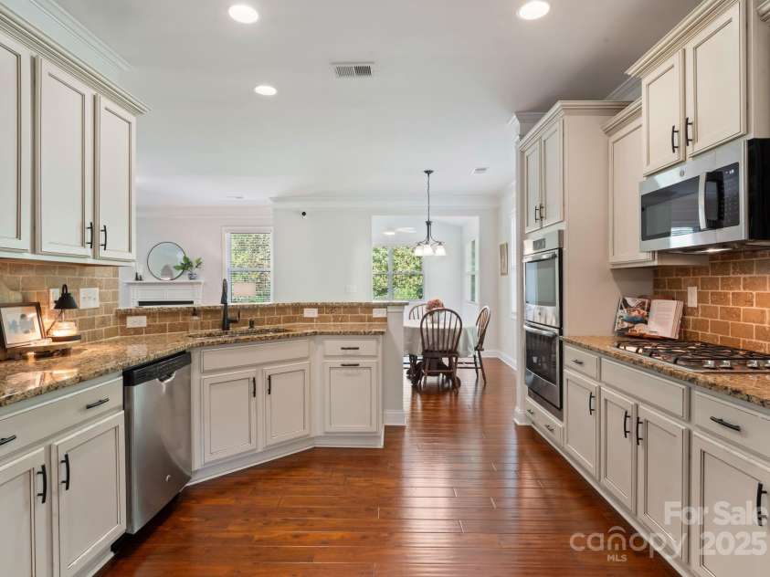 9304 Rayneridge Drive, Huntersville, NC 28078.  MLS# CAR4281319, YatesRealty ID 27190. 