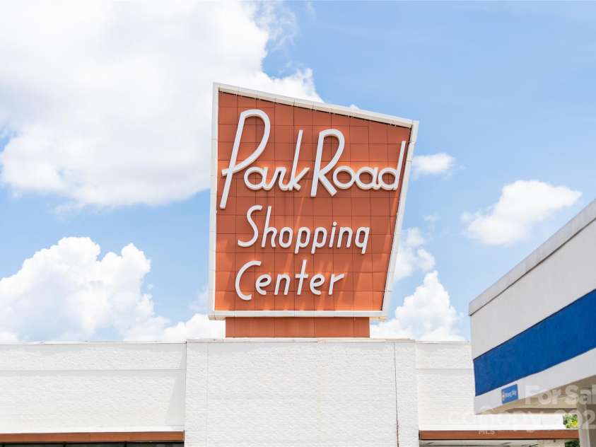 1126 Woodlawn Road, Charlotte, NC 28209.  MLS# CAR4281650, YatesRealty ID 27192. 0.5 mile to Park Road Shopping Center.
