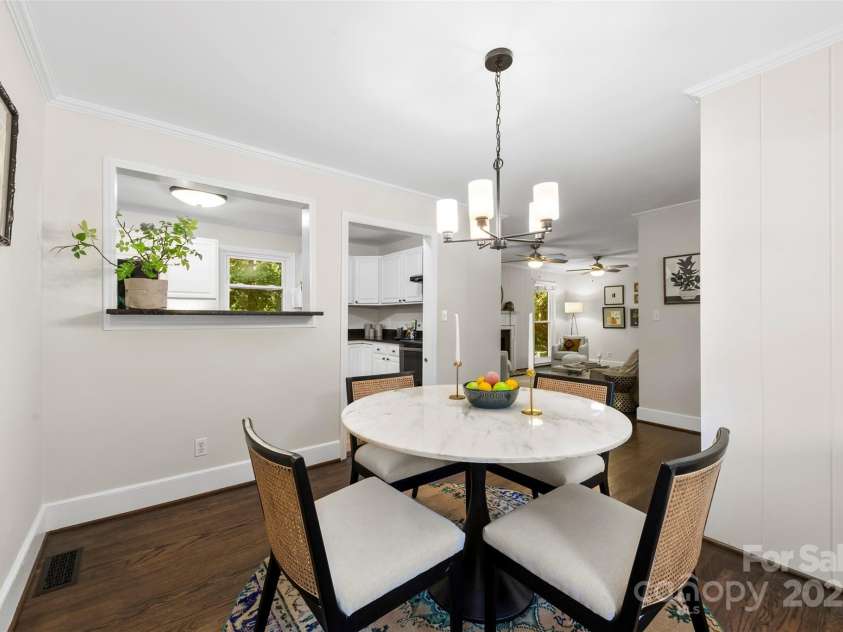 1126 Woodlawn Road, Charlotte, NC 28209.  MLS# CAR4281650, YatesRealty ID 27192. Dining area with kitchen pass through.