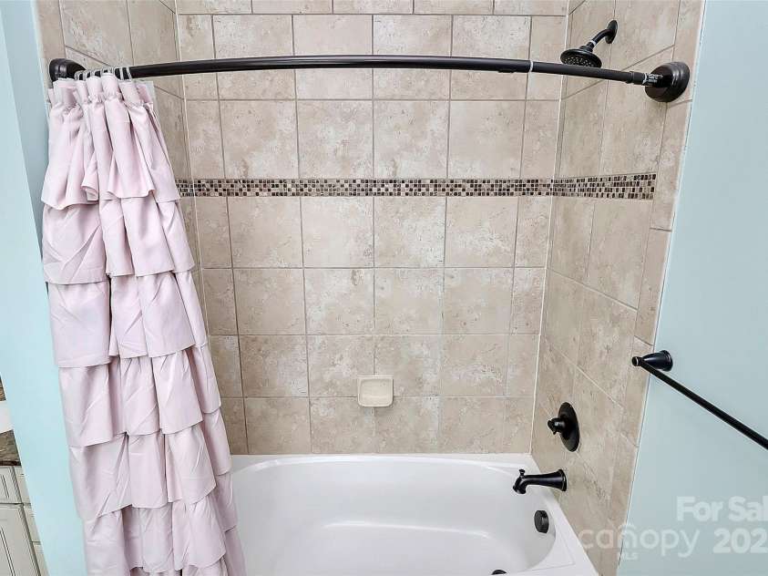 4156 Green Park Court, Harrisburg, NC 28075.  MLS# CAR4281279, YatesRealty ID 27193. Ensuite Bath