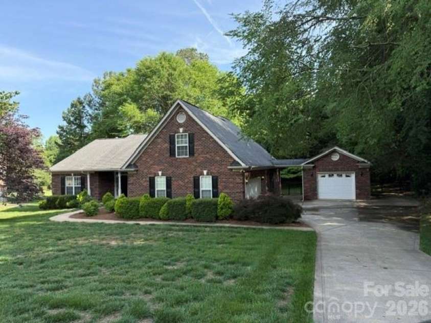 5911 Sugarcane Court, Mint Hill, NC 28227.  MLS# CAR4388532, YatesRealty ID 27194. 