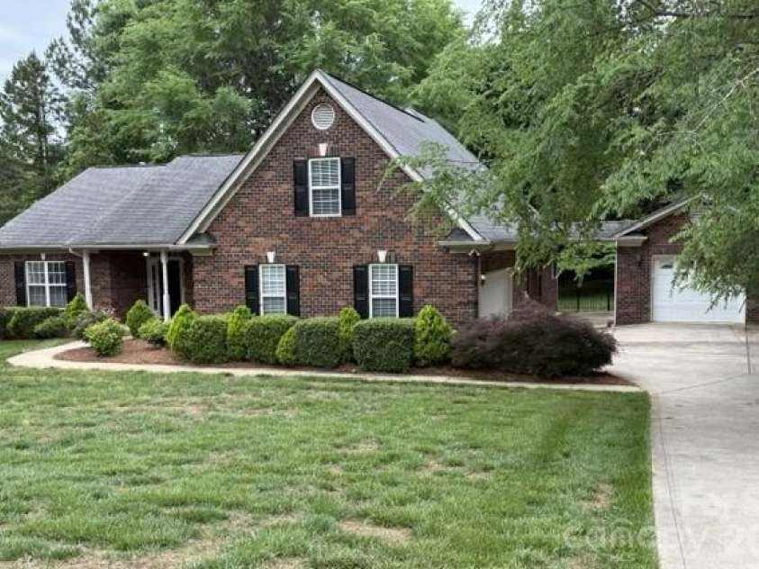 5911 Sugarcane Court, Mint Hill, NC 28227.  MLS# CAR4388532, YatesRealty ID 27194. 