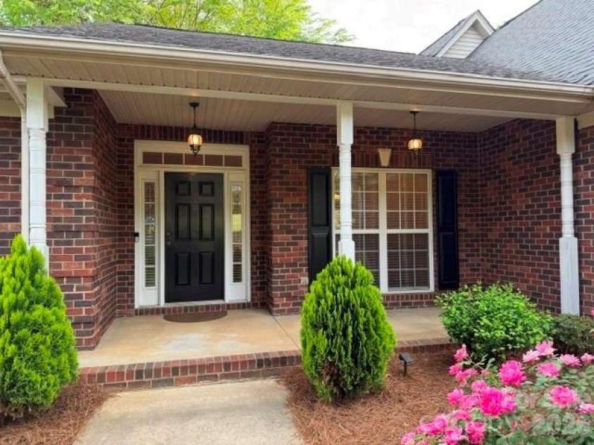 5911 Sugarcane Court, Mint Hill, NC 28227.  MLS# CAR4388532, YatesRealty ID 27194. 