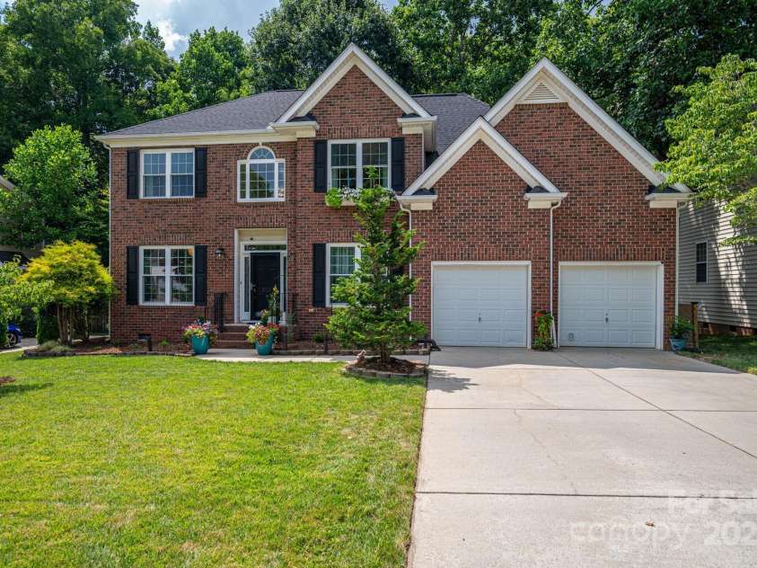 203 Laurel Glen Drive, Mooresville, NC 28115.  MLS# CAR4282155, YatesRealty ID 27195. 
