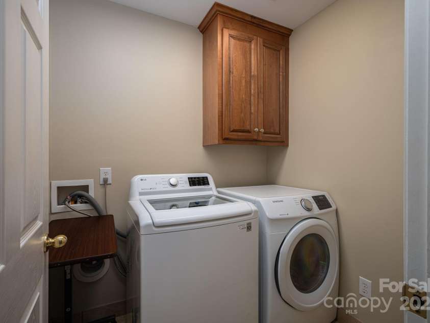 203 Laurel Glen Drive, Mooresville, NC 28115.  MLS# CAR4282155, YatesRealty ID 27195. 