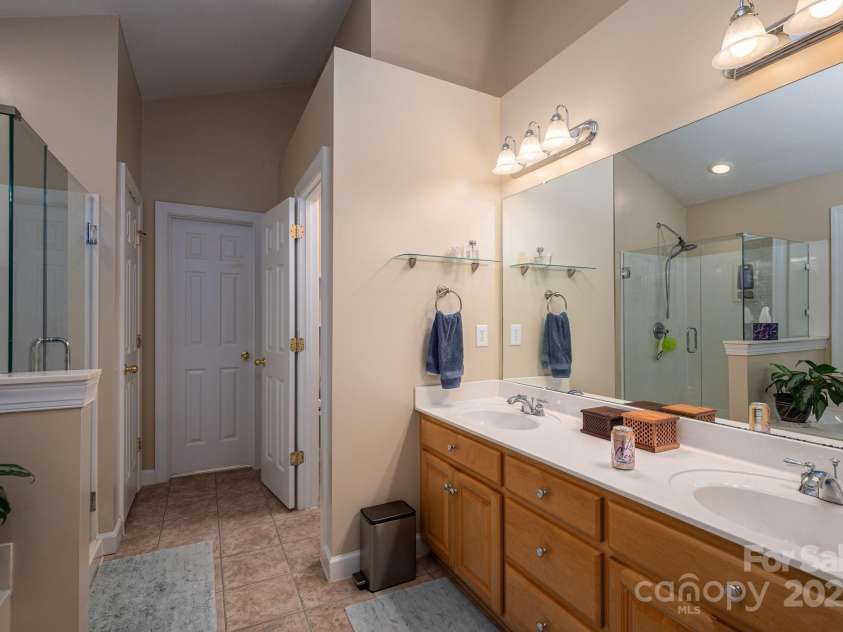 203 Laurel Glen Drive, Mooresville, NC 28115.  MLS# CAR4282155, YatesRealty ID 27195. 
