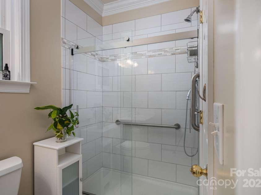 203 Laurel Glen Drive, Mooresville, NC 28115.  MLS# CAR4282155, YatesRealty ID 27195. 