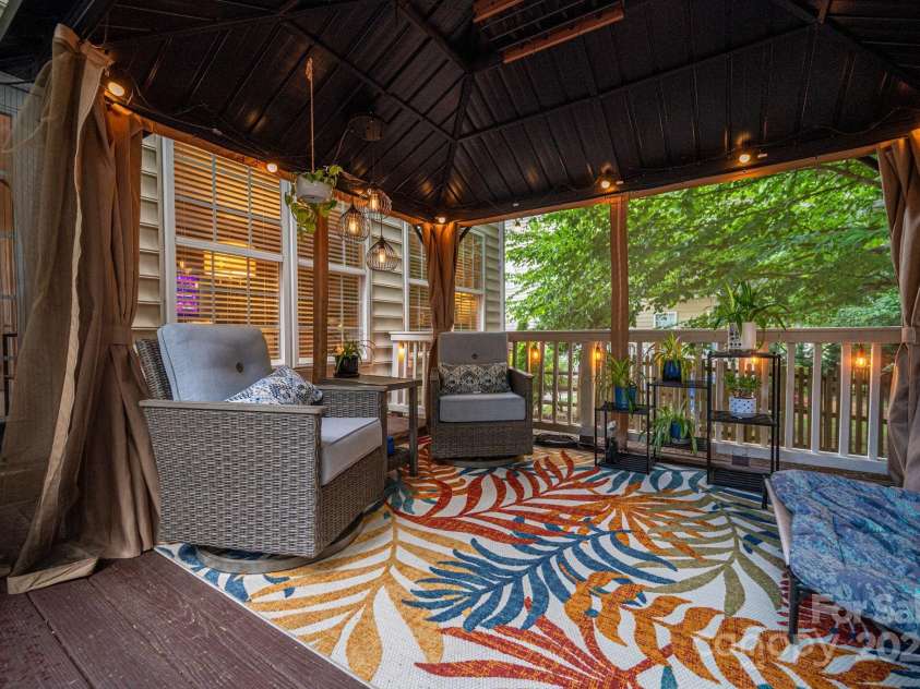203 Laurel Glen Drive, Mooresville, NC 28115.  MLS# CAR4282155, YatesRealty ID 27195. 