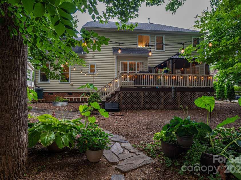 203 Laurel Glen Drive, Mooresville, NC 28115.  MLS# CAR4282155, YatesRealty ID 27195. 
