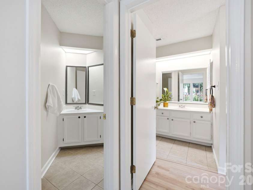 2500 #A Stradbrook Drive, Charlotte, NC 28210.  MLS# CAR4387981, YatesRealty ID 27195. Bathroom entrances