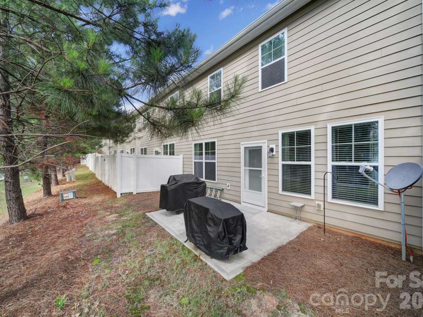 1305 Rainier Drive, Fort Mill, SC 29708.  MLS# CAR4386941, YatesRealty ID 27196. 