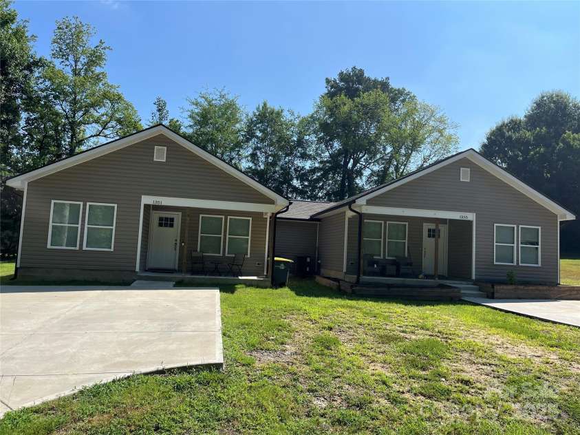 1351 Ontario Drive, Kannapolis, NC 28083.  MLS# CAR4283507, YatesRealty ID 27197. 