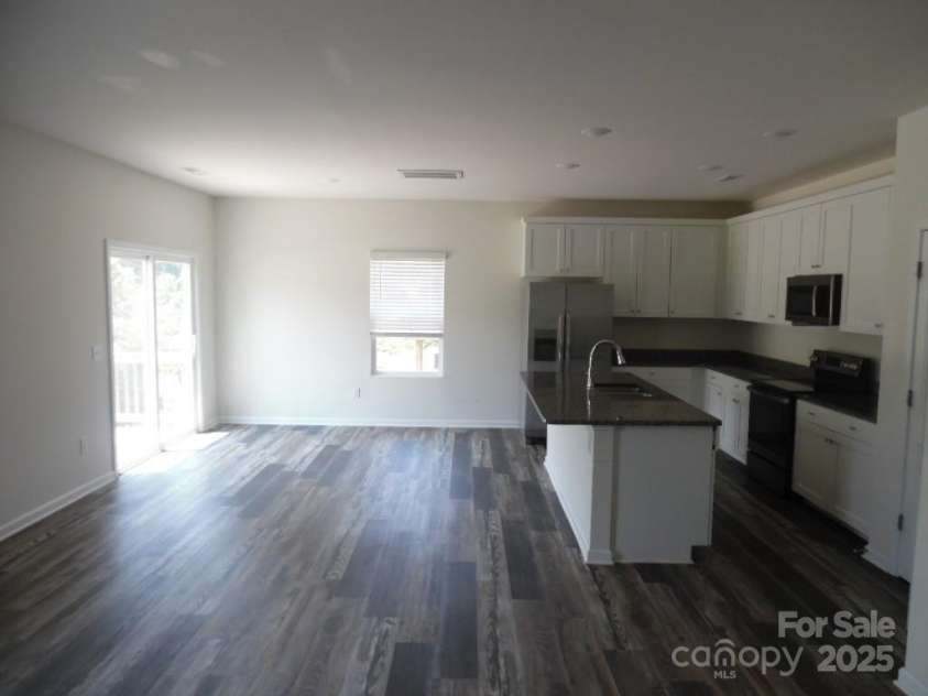 578 30th Avenue Circle, Hickory, NC 28601.  MLS# CAR4283511, YatesRealty ID 27198. 