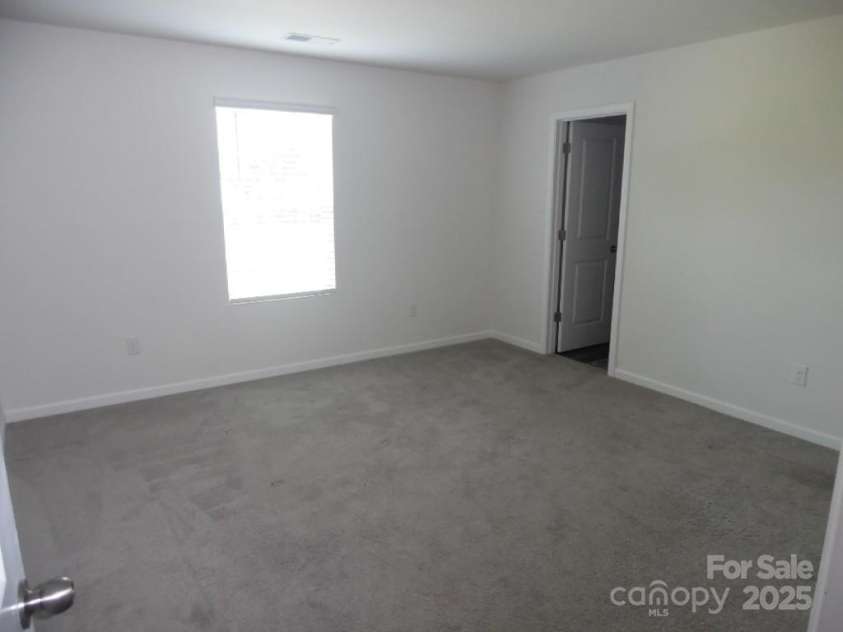 578 30th Avenue Circle, Hickory, NC 28601.  MLS# CAR4283511, YatesRealty ID 27198. 