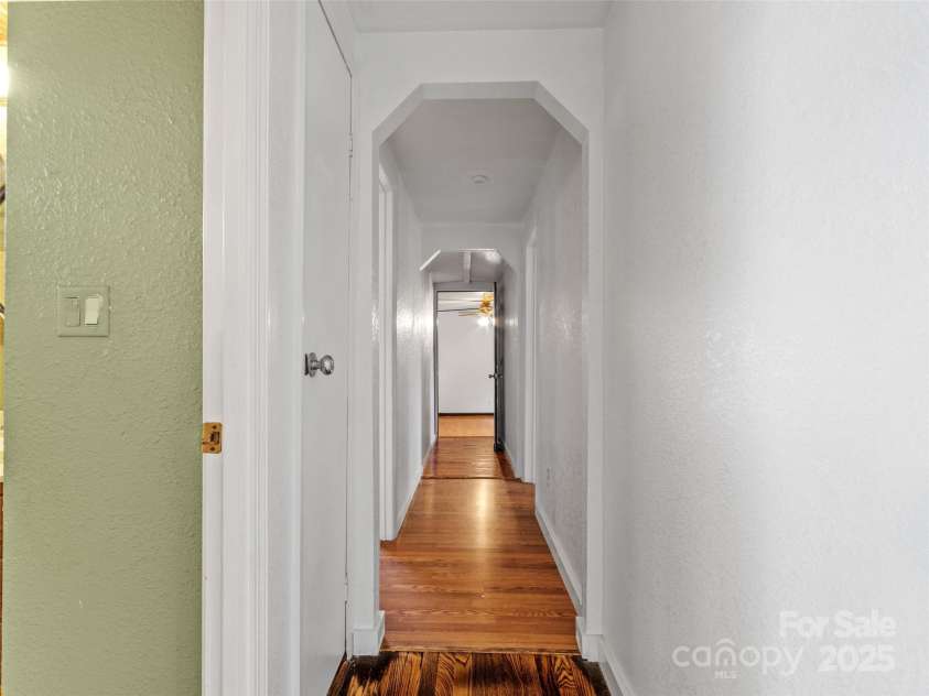 170 Styles Road, Burnsville, NC 28714.  MLS# CAR4283416, YatesRealty ID 27199. 