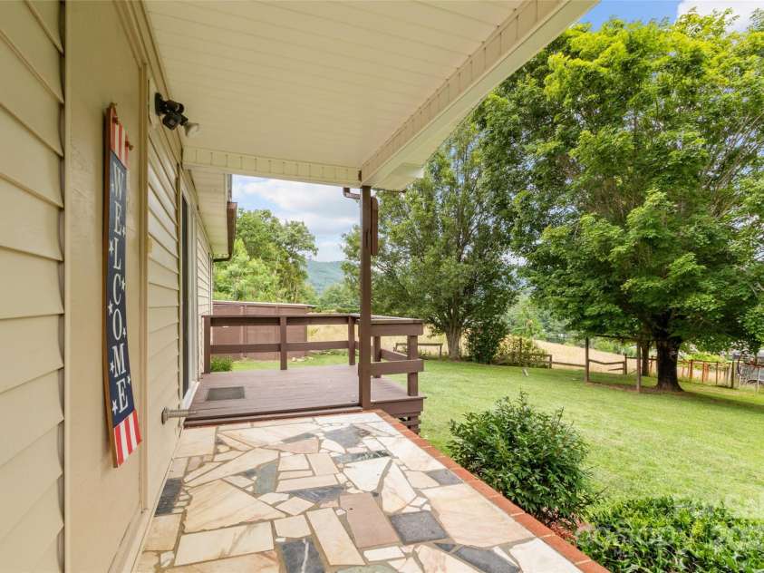 170 Styles Road, Burnsville, NC 28714.  MLS# CAR4283416, YatesRealty ID 27199. 