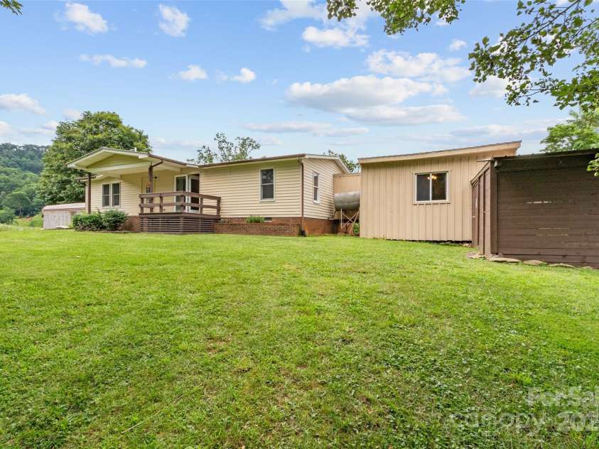 170 Styles Road, Burnsville, NC 28714.  MLS# CAR4283416, YatesRealty ID 27199. 