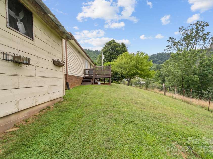 170 Styles Road, Burnsville, NC 28714.  MLS# CAR4283416, YatesRealty ID 27199. 