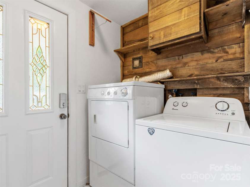 170 Styles Road, Burnsville, NC 28714.  MLS# CAR4283416, YatesRealty ID 27199. Laundry area