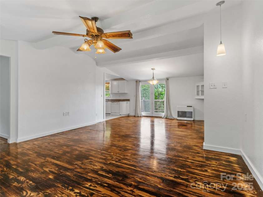 170 Styles Road, Burnsville, NC 28714.  MLS# CAR4283416, YatesRealty ID 27199. Living Room