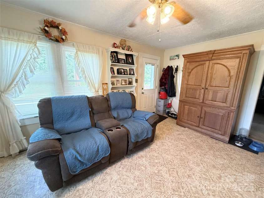 1492 Overlook Drive, Lenoir, NC 28645.  MLS# CAR4283554, YatesRealty ID 27200. 