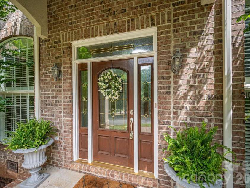 116 28th Avenue, Hickory, NC 28601.  MLS# CAR4386796, YatesRealty ID 27202. 