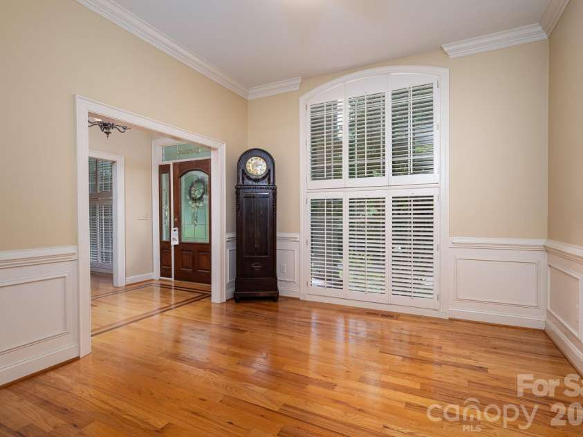 116 28th Avenue, Hickory, NC 28601.  MLS# CAR4386796, YatesRealty ID 27202. 