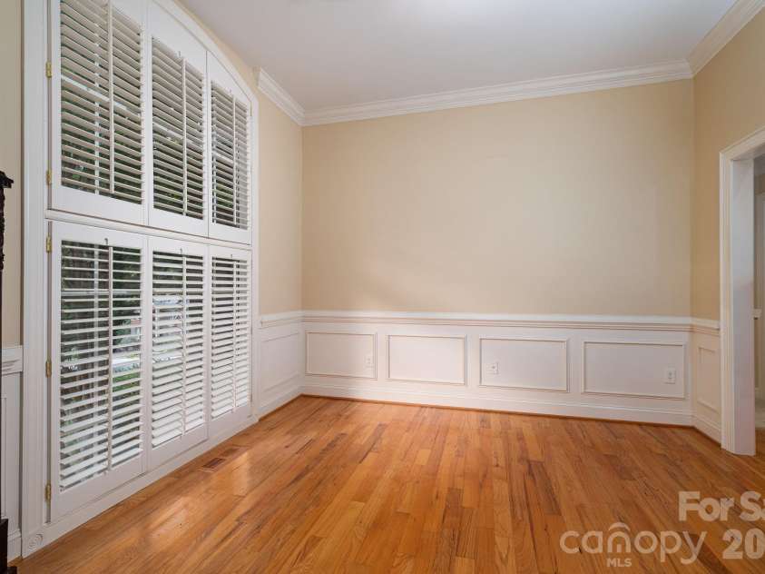 116 28th Avenue, Hickory, NC 28601.  MLS# CAR4386796, YatesRealty ID 27202. 