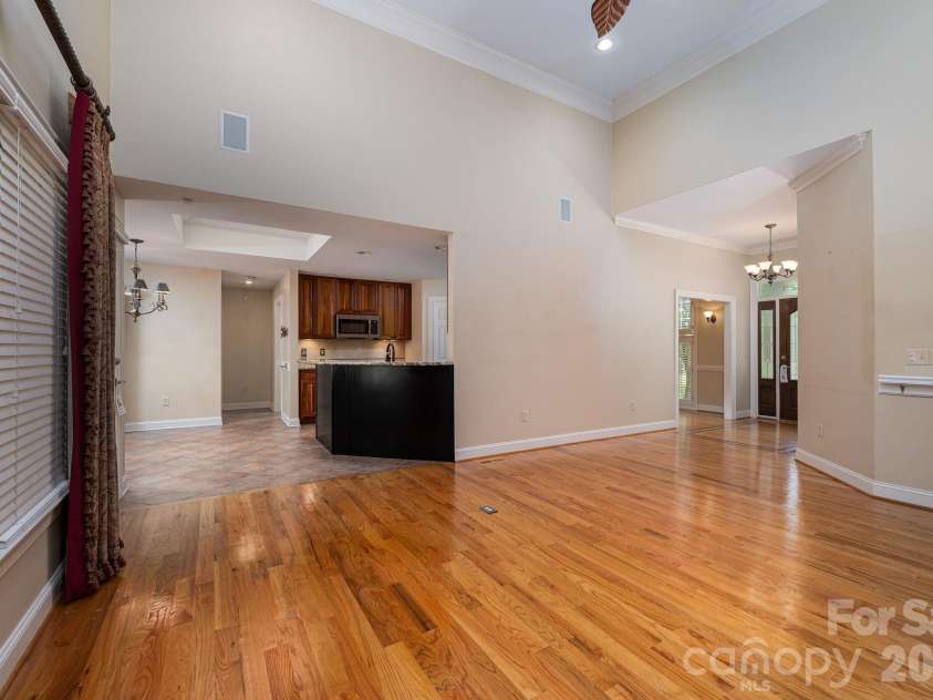 116 28th Avenue, Hickory, NC 28601.  MLS# CAR4386796, YatesRealty ID 27202. 