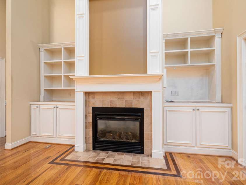 116 28th Avenue, Hickory, NC 28601.  MLS# CAR4386796, YatesRealty ID 27202. 