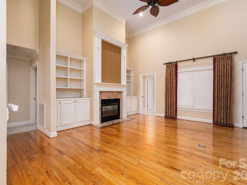 116 28th Avenue, Hickory, NC 28601.  MLS# CAR4386796, YatesRealty ID 27202. 