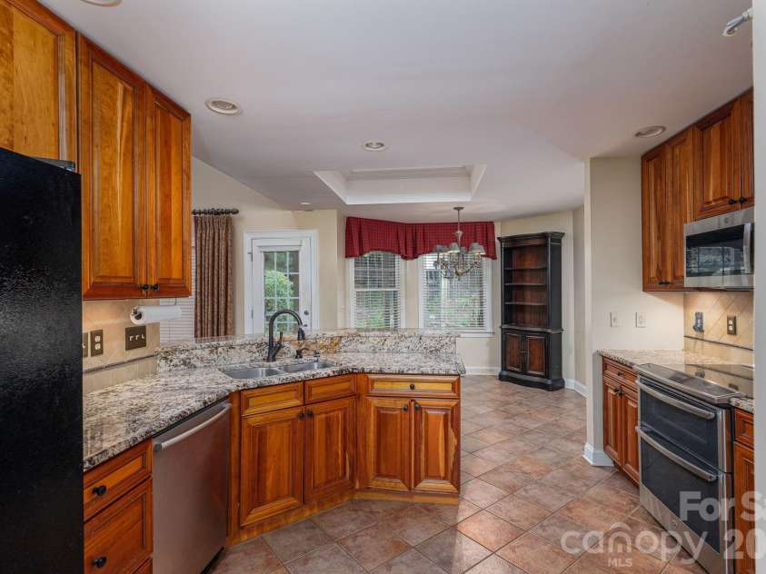 116 28th Avenue, Hickory, NC 28601.  MLS# CAR4386796, YatesRealty ID 27202. 
