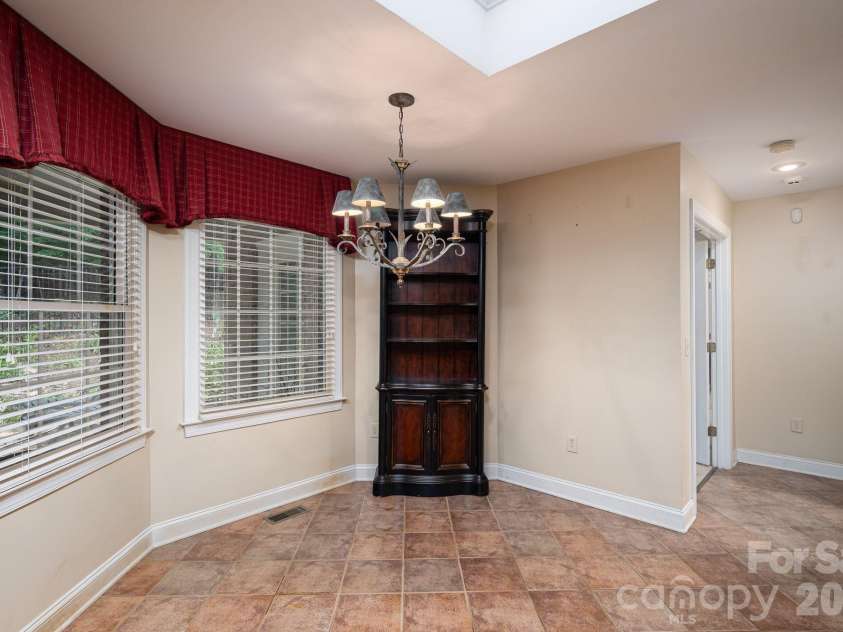 116 28th Avenue, Hickory, NC 28601.  MLS# CAR4386796, YatesRealty ID 27202. 