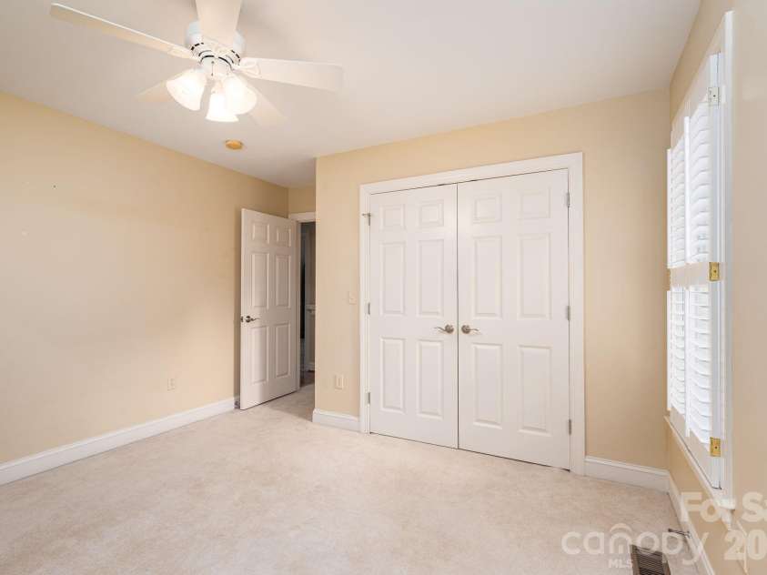116 28th Avenue, Hickory, NC 28601.  MLS# CAR4386796, YatesRealty ID 27202. 