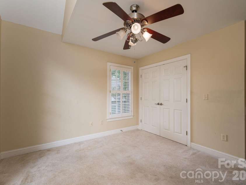 116 28th Avenue, Hickory, NC 28601.  MLS# CAR4386796, YatesRealty ID 27202. 