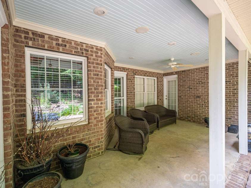 116 28th Avenue, Hickory, NC 28601.  MLS# CAR4386796, YatesRealty ID 27202. 