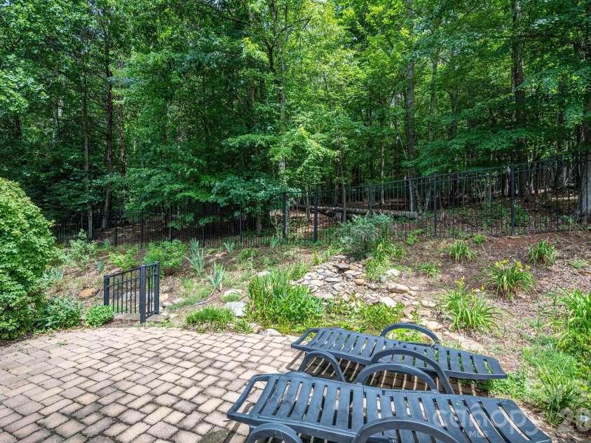 116 28th Avenue, Hickory, NC 28601.  MLS# CAR4386796, YatesRealty ID 27202. 