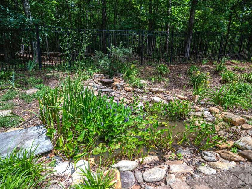 116 28th Avenue, Hickory, NC 28601.  MLS# CAR4386796, YatesRealty ID 27202. 