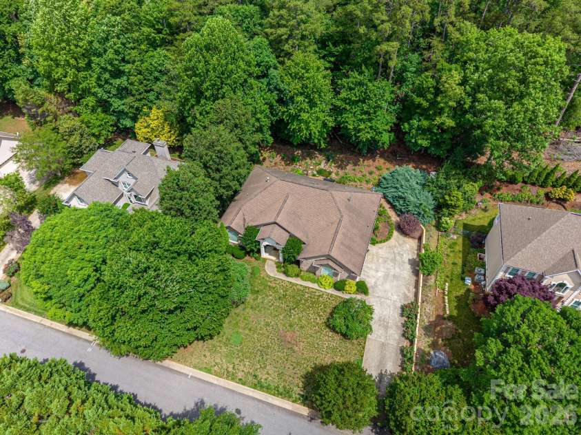 116 28th Avenue, Hickory, NC 28601.  MLS# CAR4386796, YatesRealty ID 27202. 