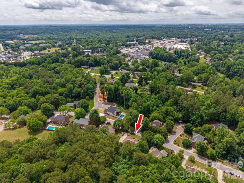 116 28th Avenue, Hickory, NC 28601.  MLS# CAR4386796, YatesRealty ID 27202. 