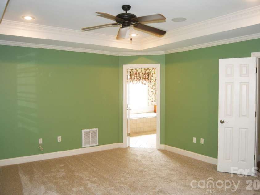116 28th Avenue, Hickory, NC 28601.  MLS# CAR4386796, YatesRealty ID 27202. 