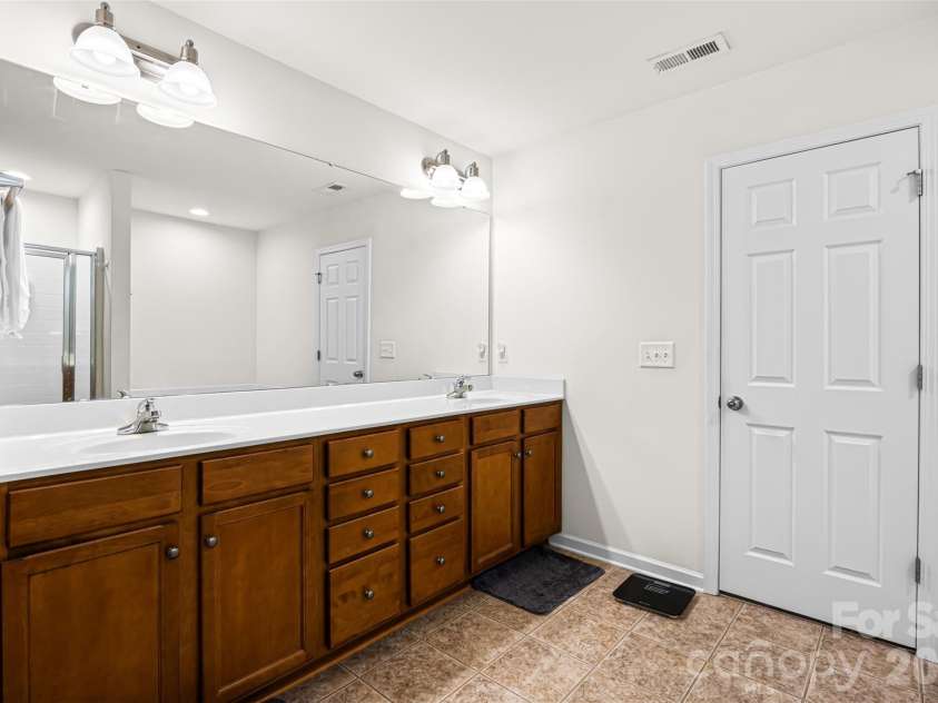 723 Winding Way, Rock Hill, SC 29732.  MLS# CAR4388950, YatesRealty ID 27203. 